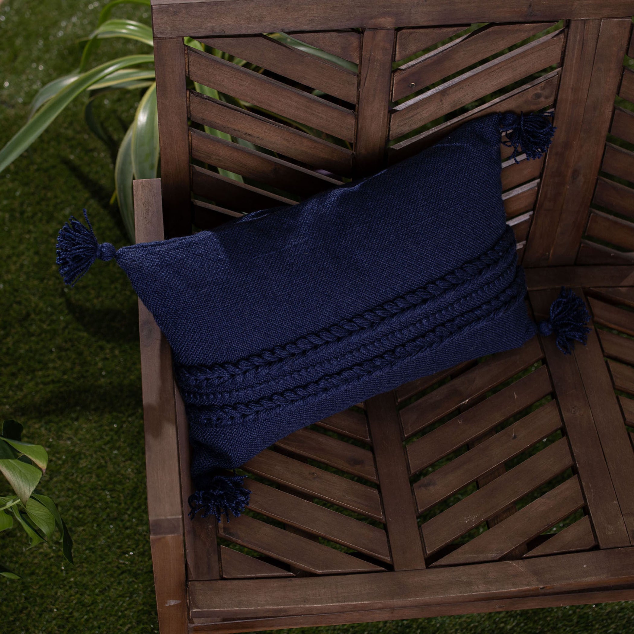 Kelly Throw Pillow - Navy