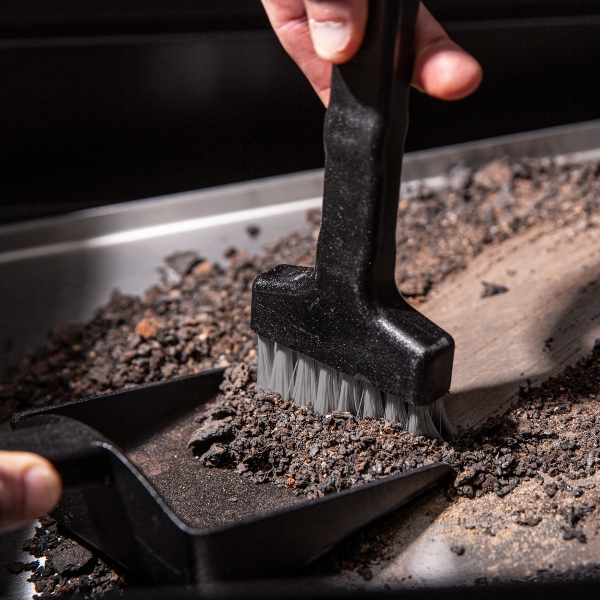 Broil King Pellet Grill Cleaning Kit - Image 3