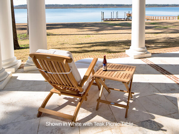 Steamer Lounge - Image 2